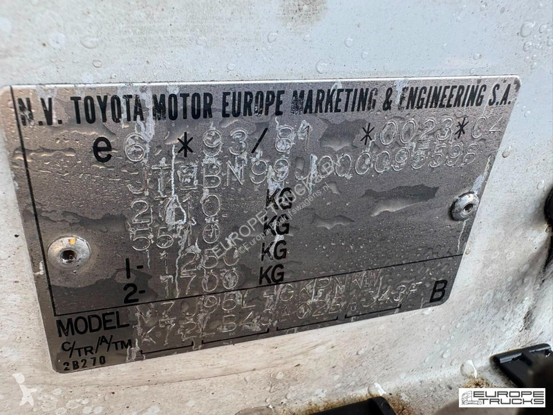 Furgoneta Toyota 4x4 - Benzine/Petrol - Automatic