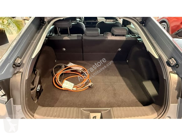 عربة نفعية Toyota PRIUS