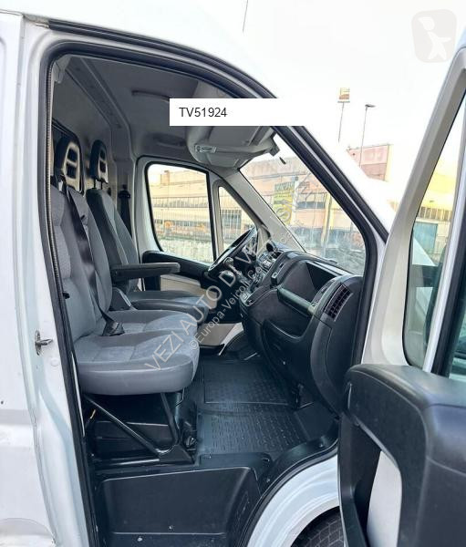 Furgoneta Peugeot boxer tetto alto passo medio