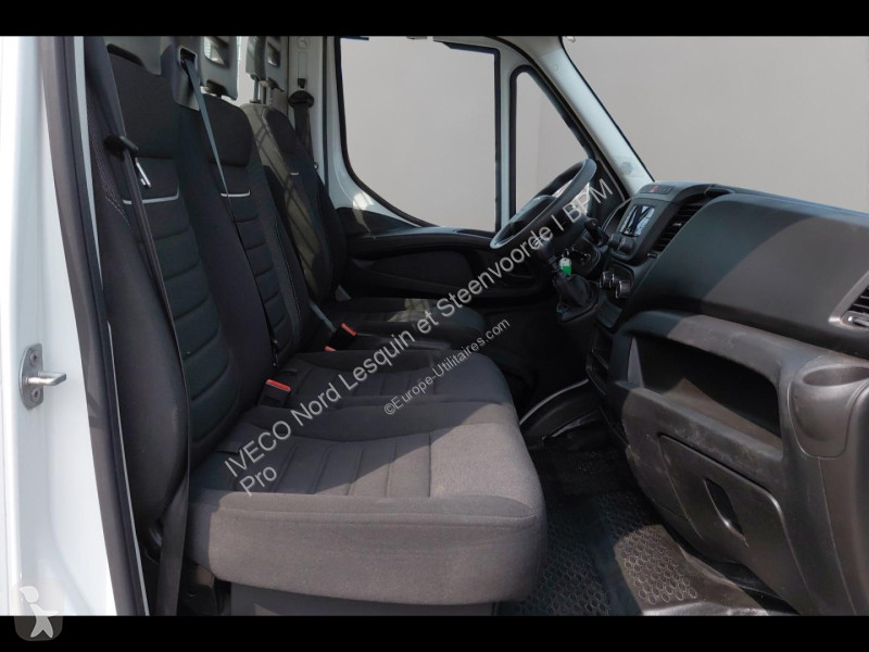 Véhicule utilitaire Iveco CCb 35C16H...