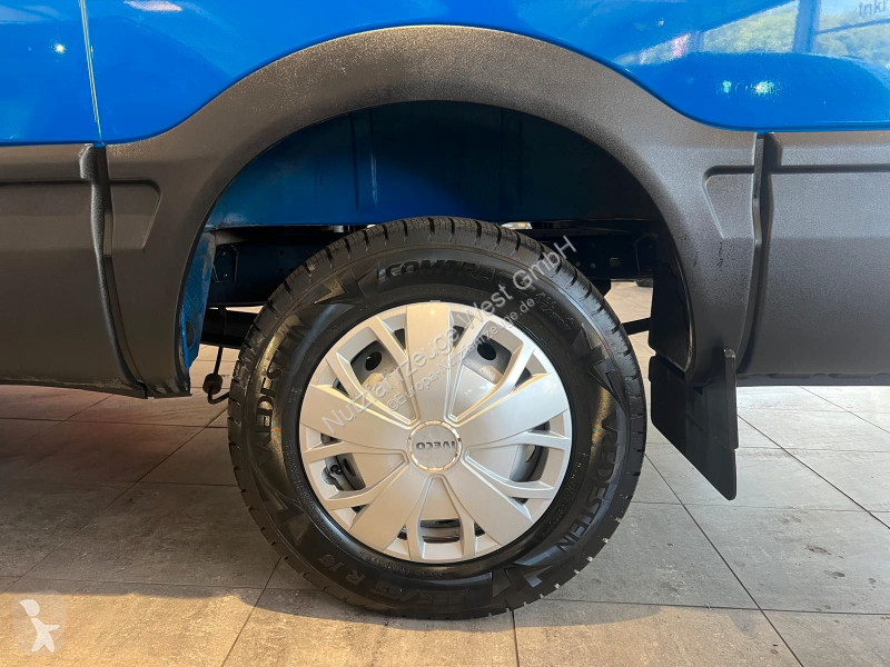 Véhicule utilitaire Iveco 35s13...