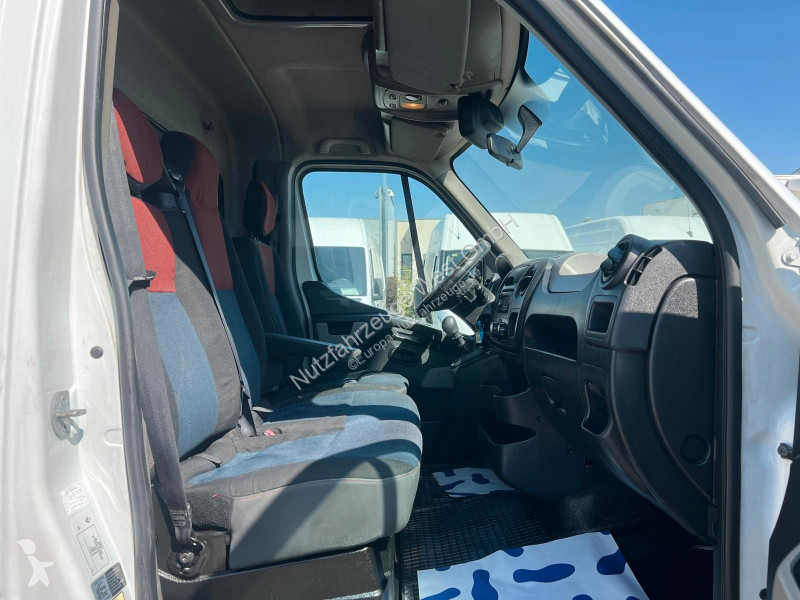 عربة نفعية Renault XXL Maxi...