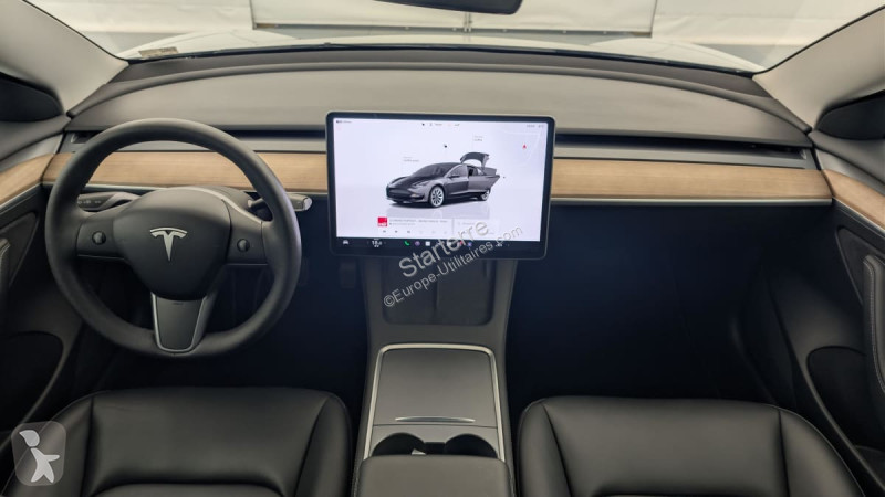 Véhicule utilitaire Tesla  MODEL 3