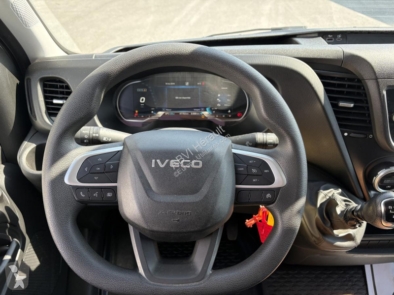Iveco 35C16H 3.0 DHOLLANDIA CAM DE RECUL CLIM...