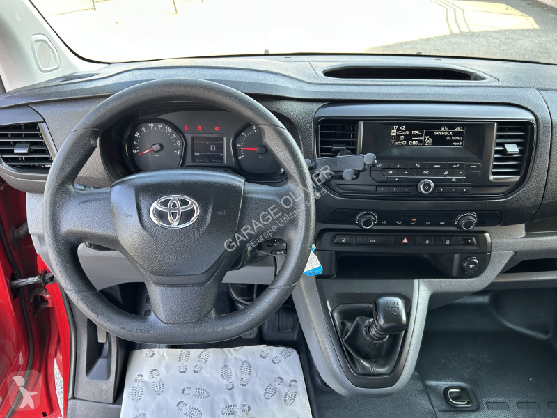 Véhicule utilitaire Toyota Proace Médium 2.0...
