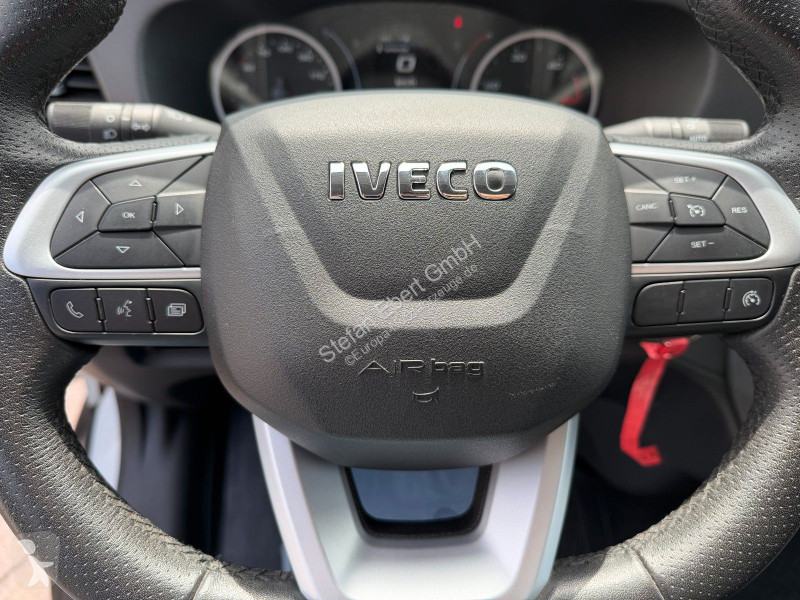 Véhicule utilitaire Iveco 35S18HA8 Kastenwagen...