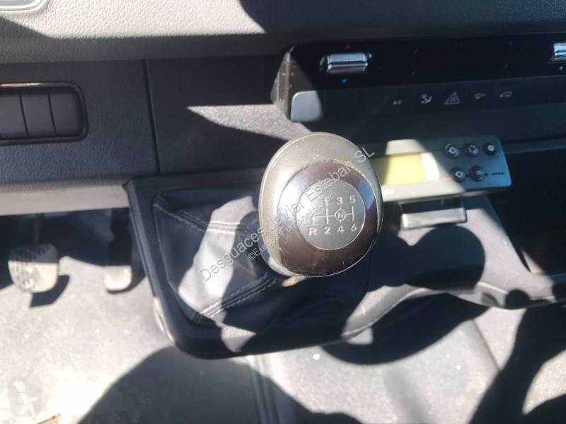Mercedes  van