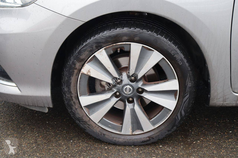 Véhicule utilitaire Nissan