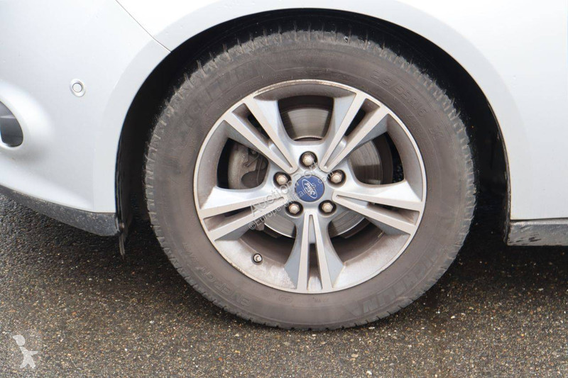 Véhicule utilitaire Ford