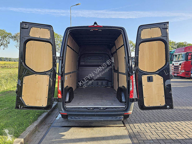 Коммерческий автомобиль Mercedes 311 ac...