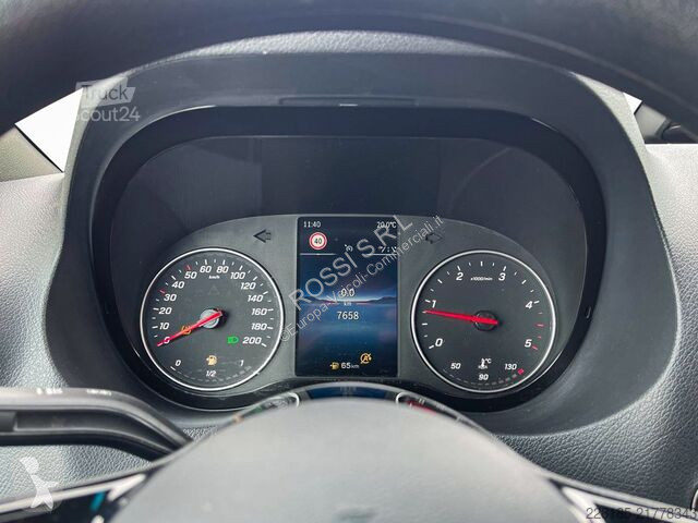 Véhicule utilitaire Mercedes SPRINTER - 311 CDI...