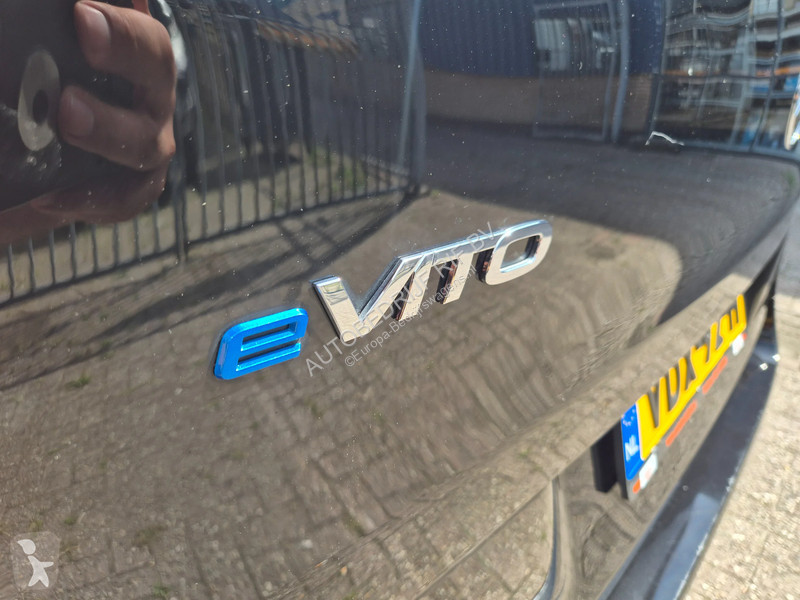 Véhicule utilitaire Mercedes L2 DC 5 Pers/...