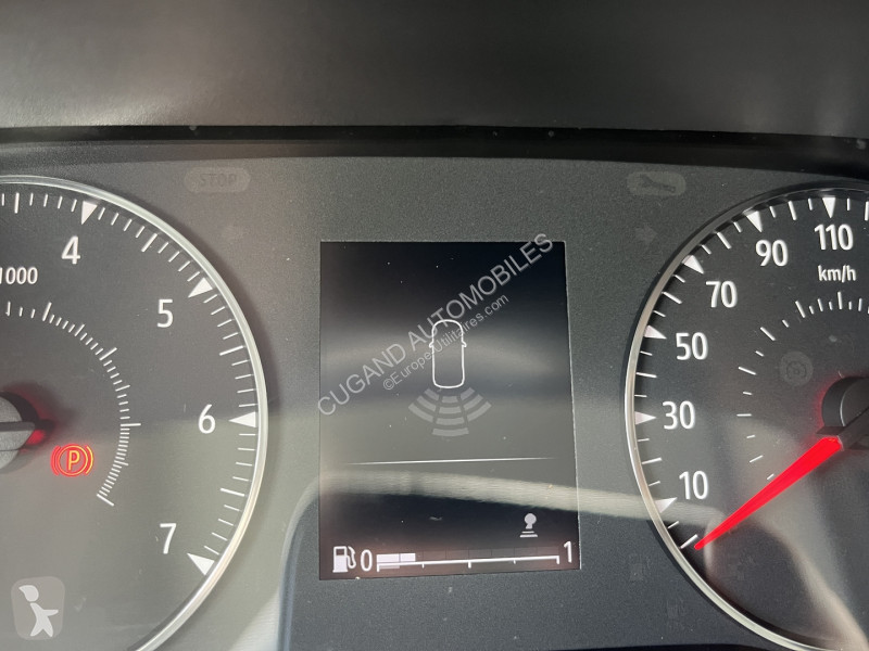Коммерческий автомобиль Renault TRAFIC III FG...