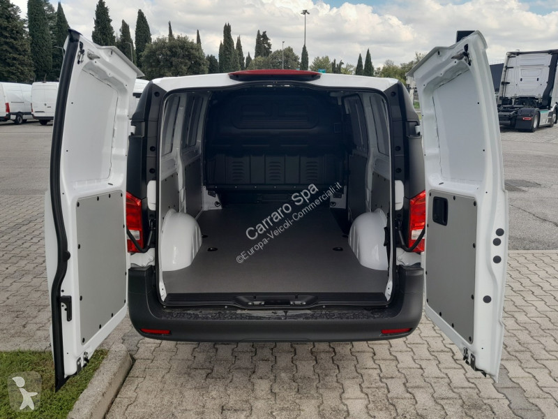 Véhicule utilitaire Mercedes Furgone