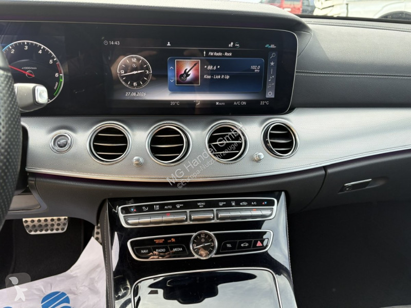Veículo utilitário Mercedes E 300 de EQ-Power...