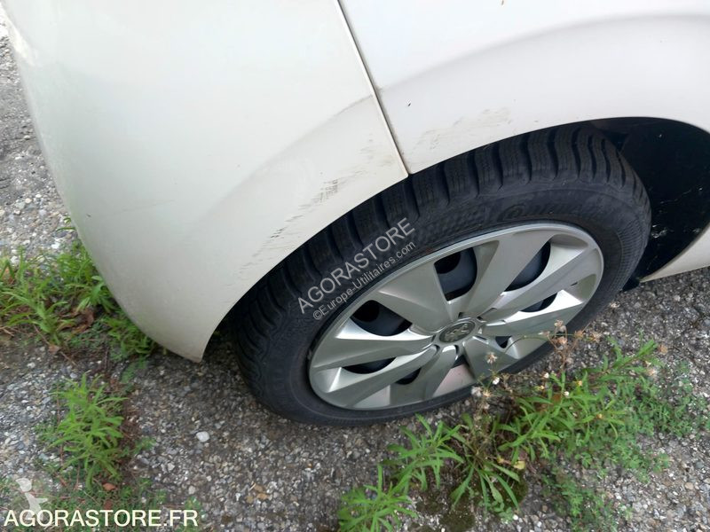 Véhicule utilitaire Peugeot 108