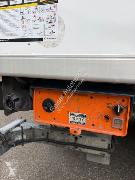 Bedrijfswagen Iveco 35 S 12/13 Kühlkoffer.LBW....