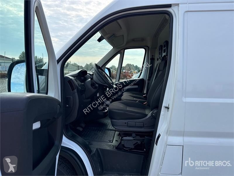 Véhicule utilitaire Opel 2.2