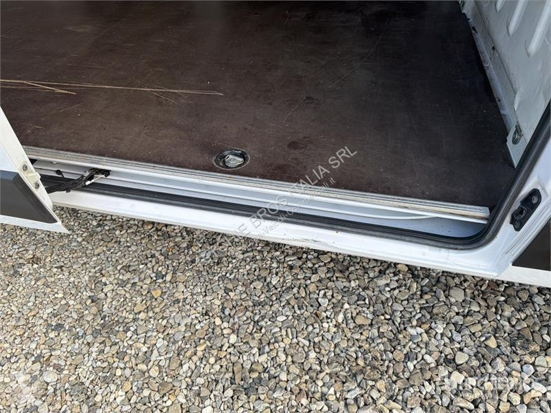 Véhicule utilitaire Opel 2.2