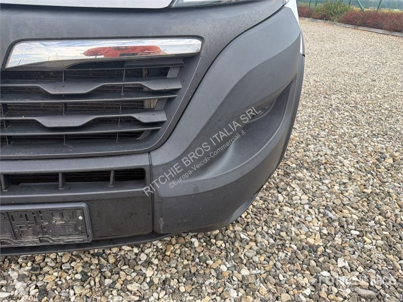 Véhicule utilitaire Opel 2.2