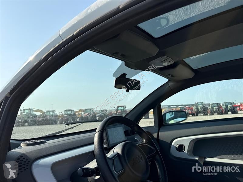 Лекотоварен автомобил  XEV Yoyo