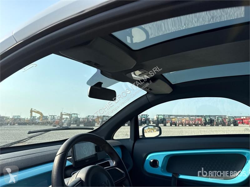 Лекотоварен автомобил  XEV Yoyo