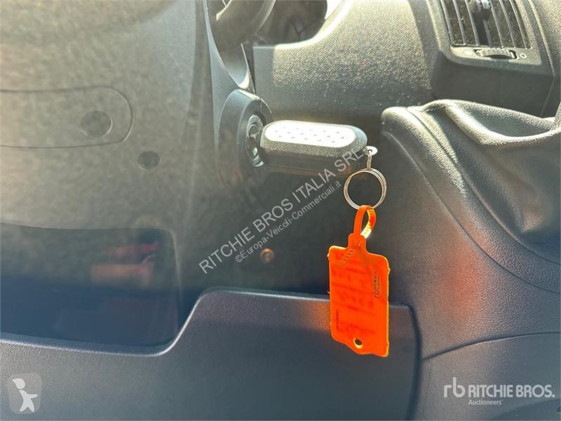 Véhicule utilitaire Opel 2.2 103 KW KA L4H2
