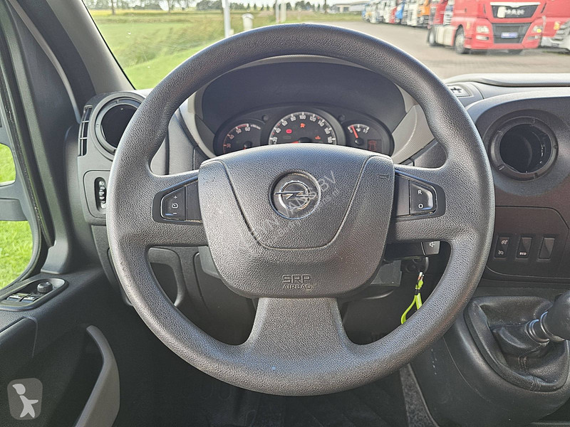 Лекотоварен автомобил Opel 2.3