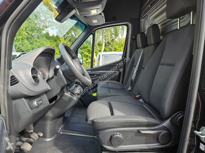 Véhicule utilitaire Mercedes 317 CDI...