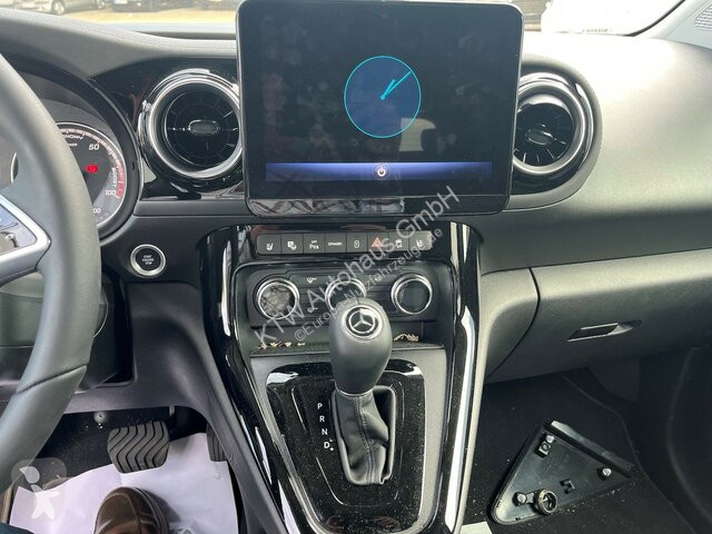 Véhicule utilitaire Mercedes EQT 200...
