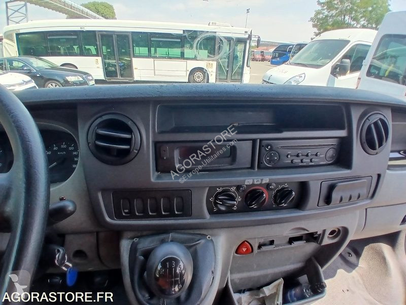 Комерційні автомобілі Renault MASTER