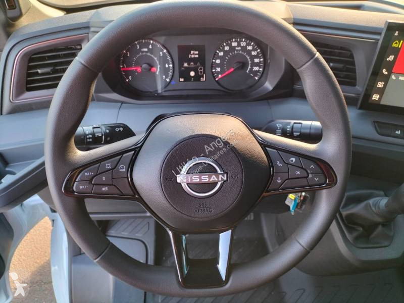 Véhicule utilitaire Nissan