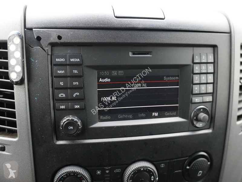 Лекотоварен автомобил Mercedes 311 CDI