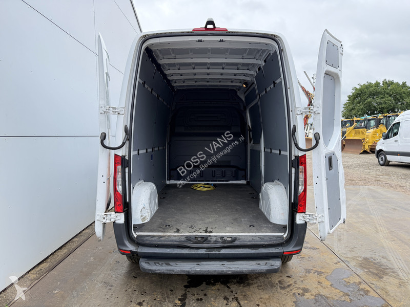 Лекотоварен автомобил Mercedes 312 55kWh L2H2...