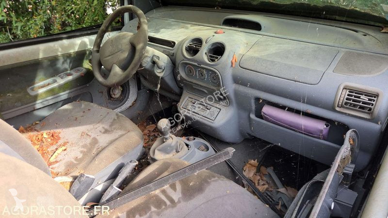 Лекотоварен автомобил Renault TWINGO