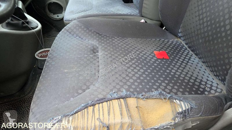 Лекотоварен автомобил Renault TRAFIC