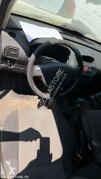 Лекотоварен автомобил Opel COMBO