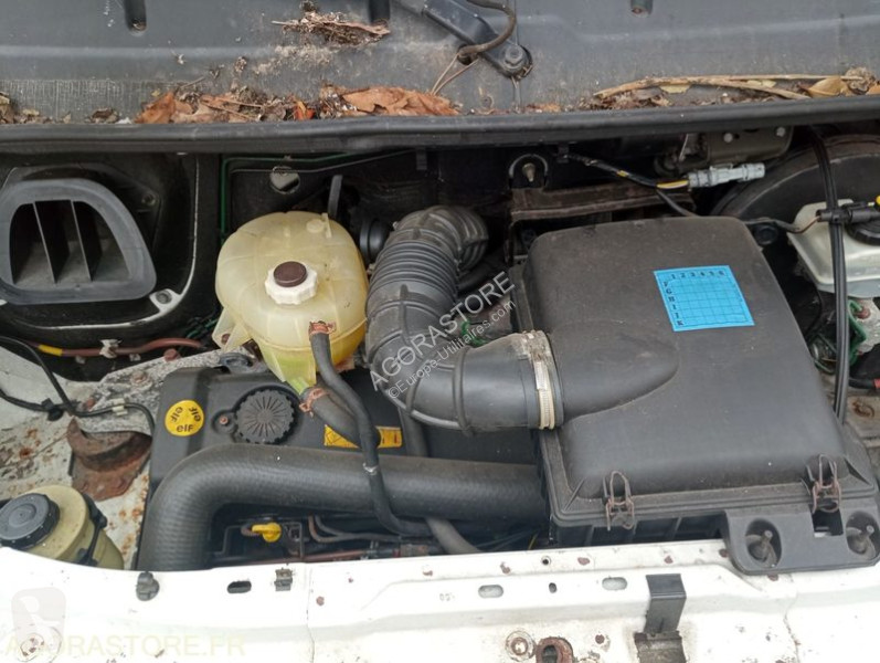 Лекотоварен автомобил Renault MASTER