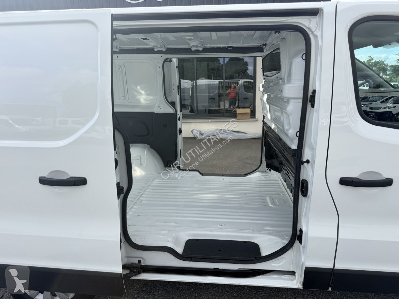 Furgoneta Renault TRAFIC III FG L1H1 1200 2.0...