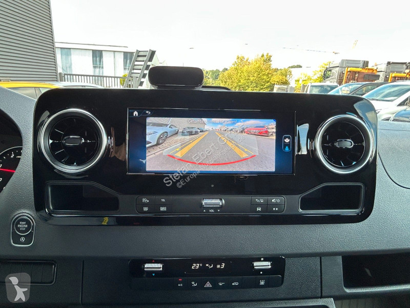 Лекотоварен автомобил Mercedes 317 CDI 4325...