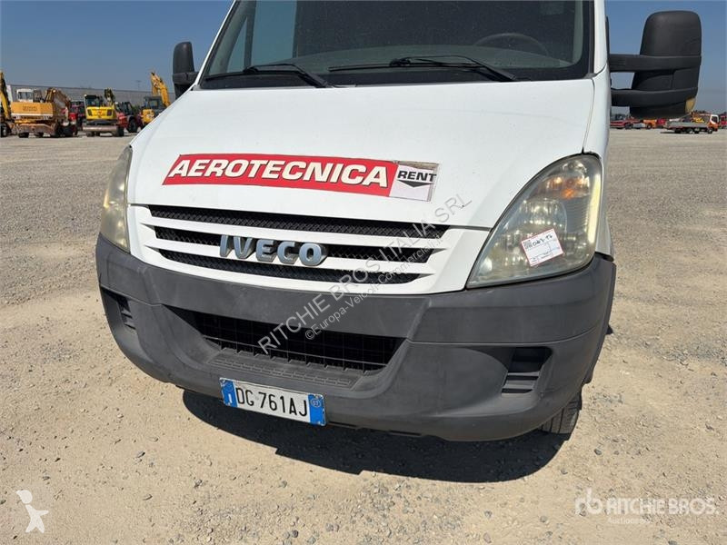 Furgoneta Iveco 35C15 Cargo Van