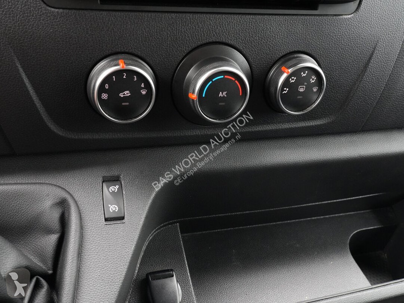 Furgoneta Renault 135PK
