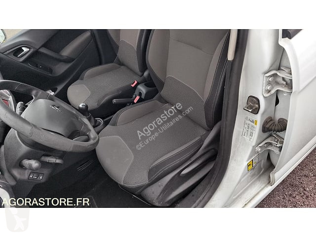 Коммерческий автомобиль