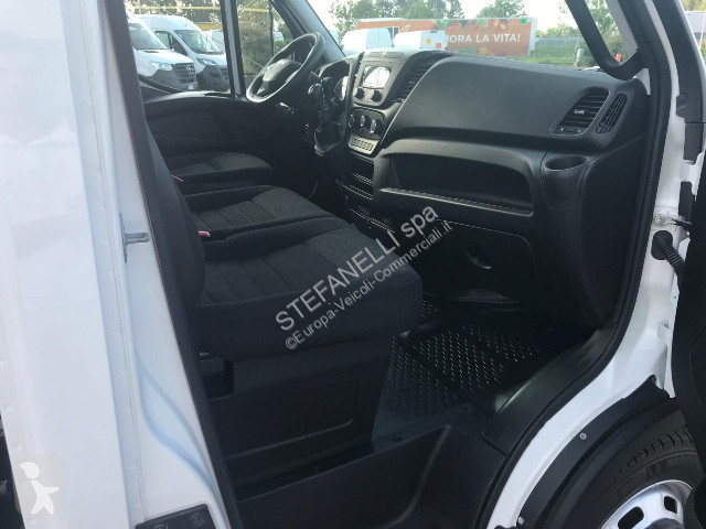 Véhicule utilitaire Iveco DAILY 35C14H Cassone...