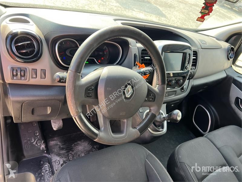 Veículo utilitário Renault 9 Passenger Van