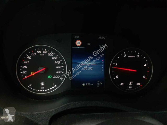 Veículo utilitário Mercedes Sprinter 317...