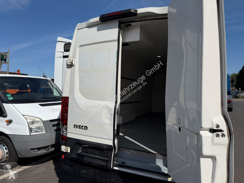 Veículo utilitário Iveco 35s15 Carrier Xarios...