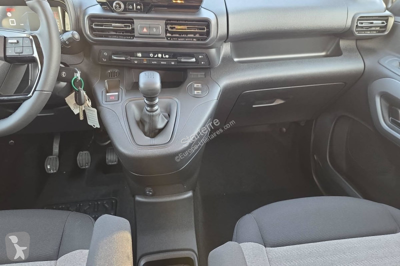 Véhicule utilitaire Citroën  BERLINGO CABINE...