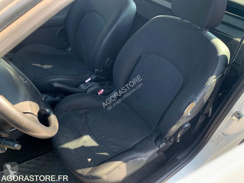 Véhicule utilitaire Peugeot 206