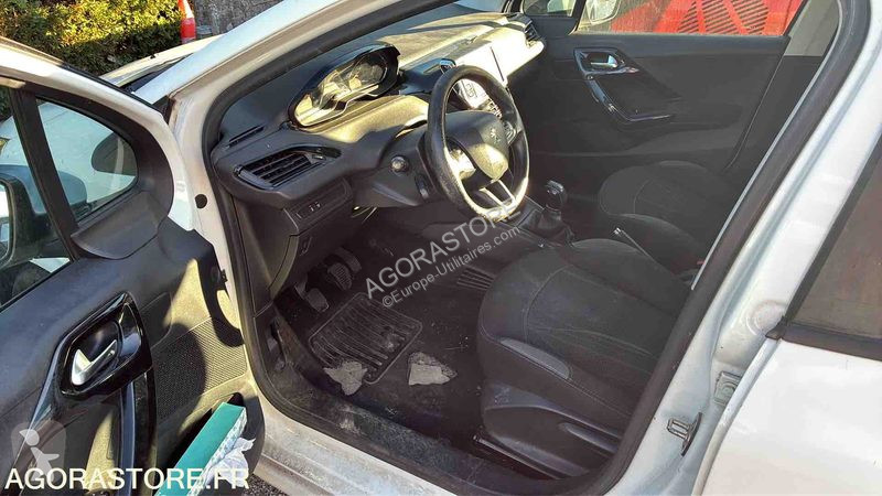 Véhicule utilitaire Peugeot 208